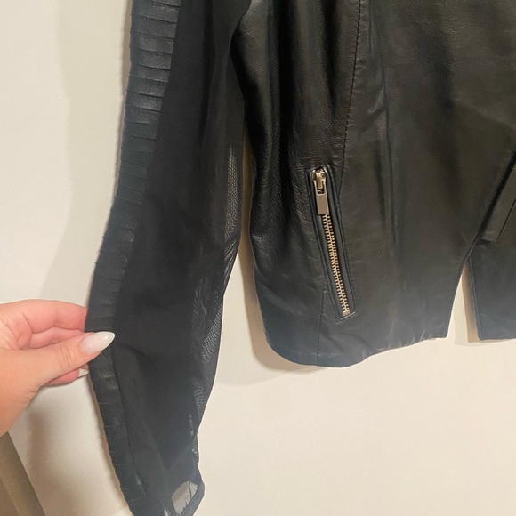 LAMARQUE  Leather jacket for women. - Picture 7 of 8